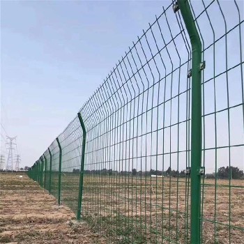 双边丝护栏网的应用与优势